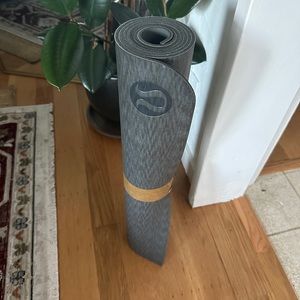 Lululemon 5mm Dark Grey Yoga Mat